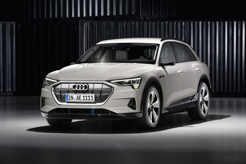 ファン トゥ ドライブを実現した電気自動車：The Audi e-tron