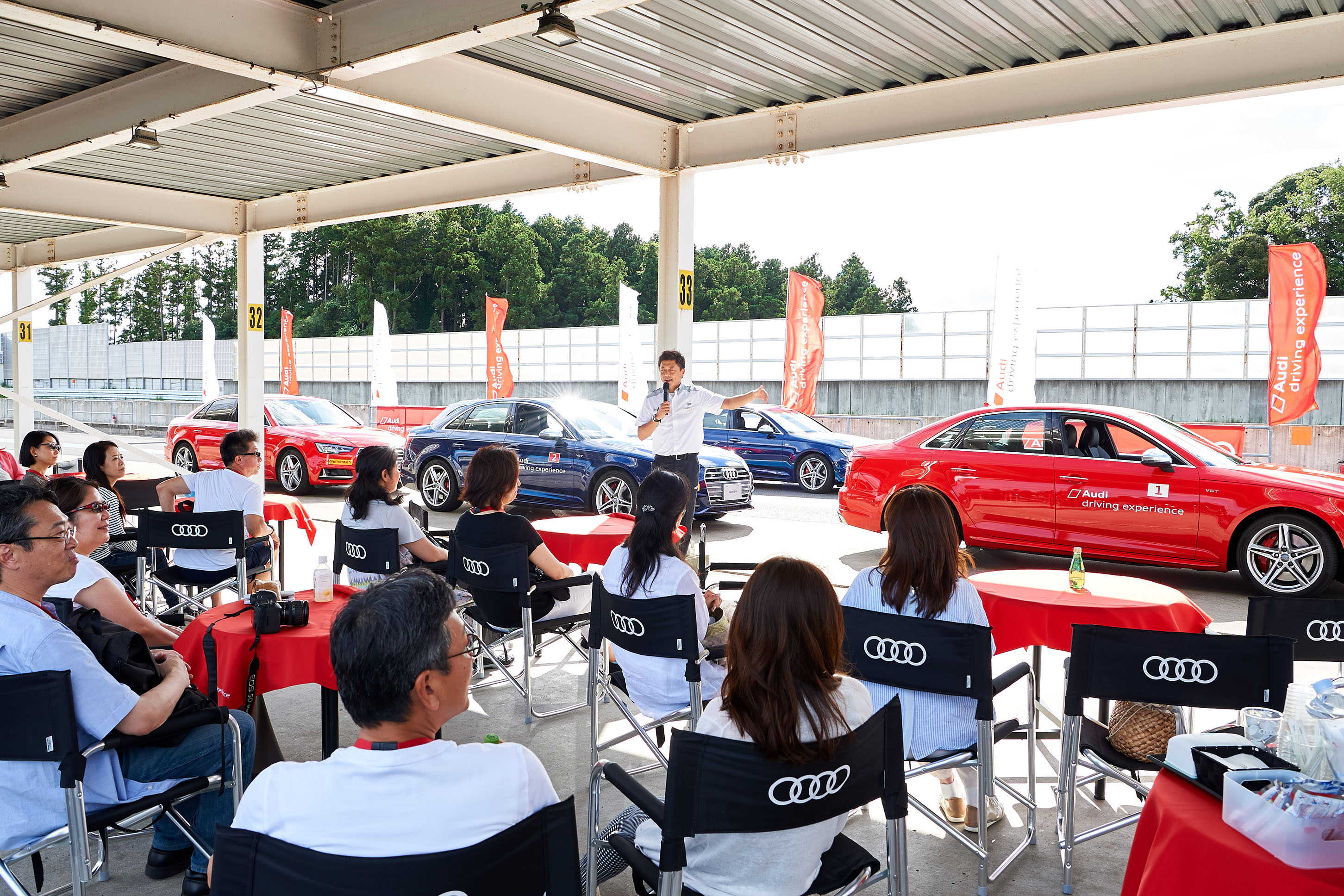 アウディ 日本初の女性向け Audi Driving Experience を開催 Audi Japan Press Center アウディ アウディ 日本初の女性向け Audi Driving Experience を開催 Audi Japan Press Center アウディ
