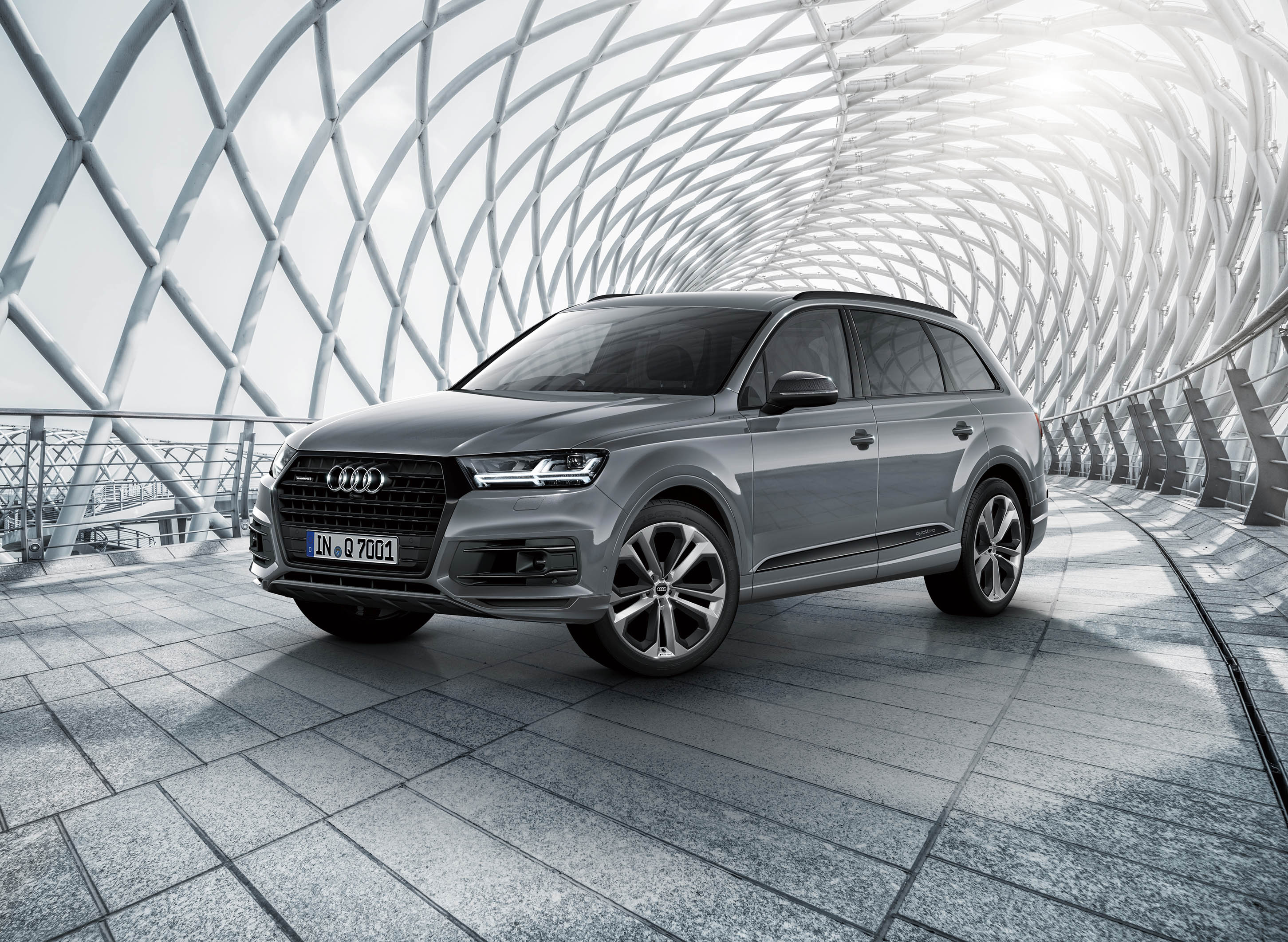 限定モデル Audi Q7 urban blackを発売