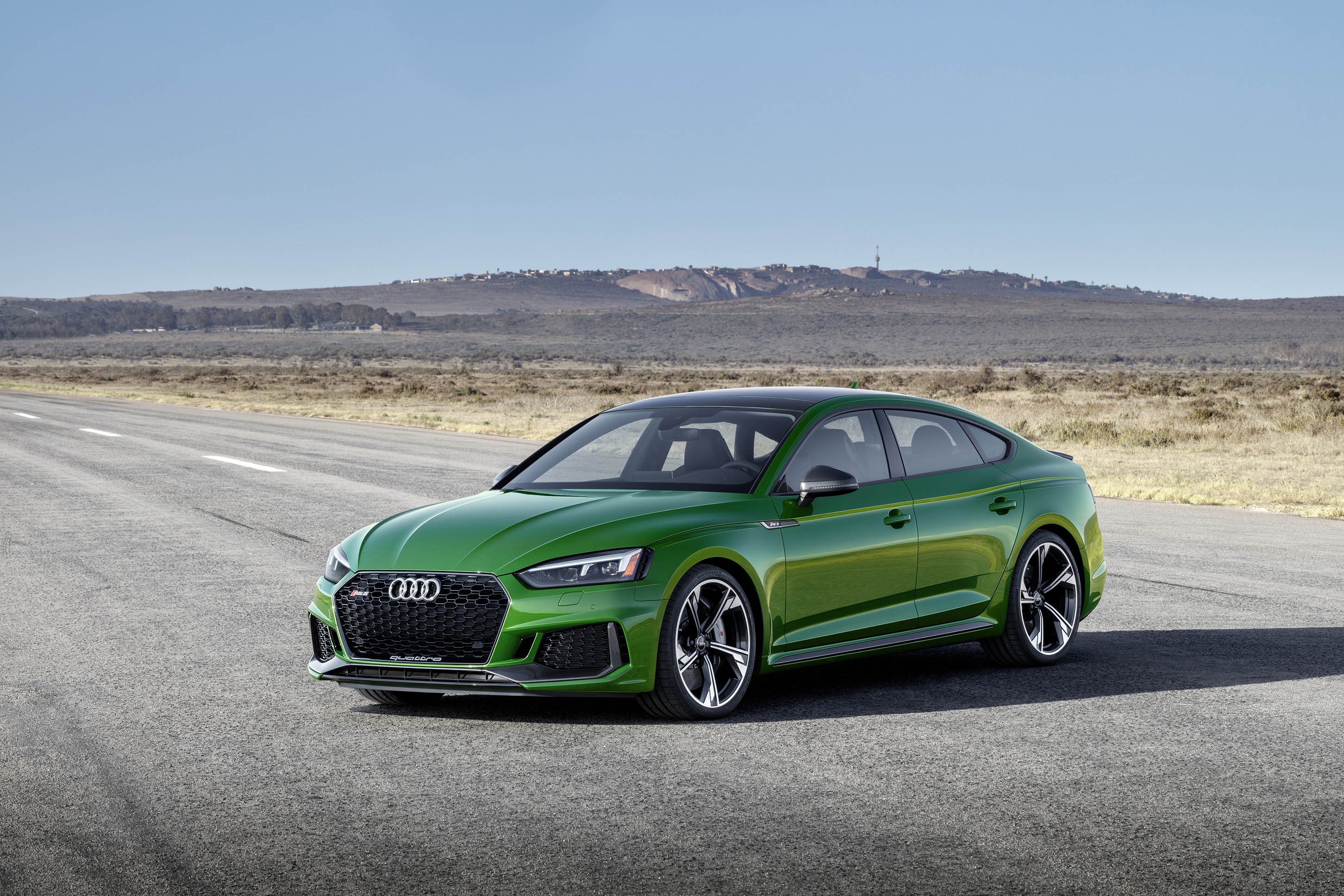 新型Audi RS 5 Sportbackを発売