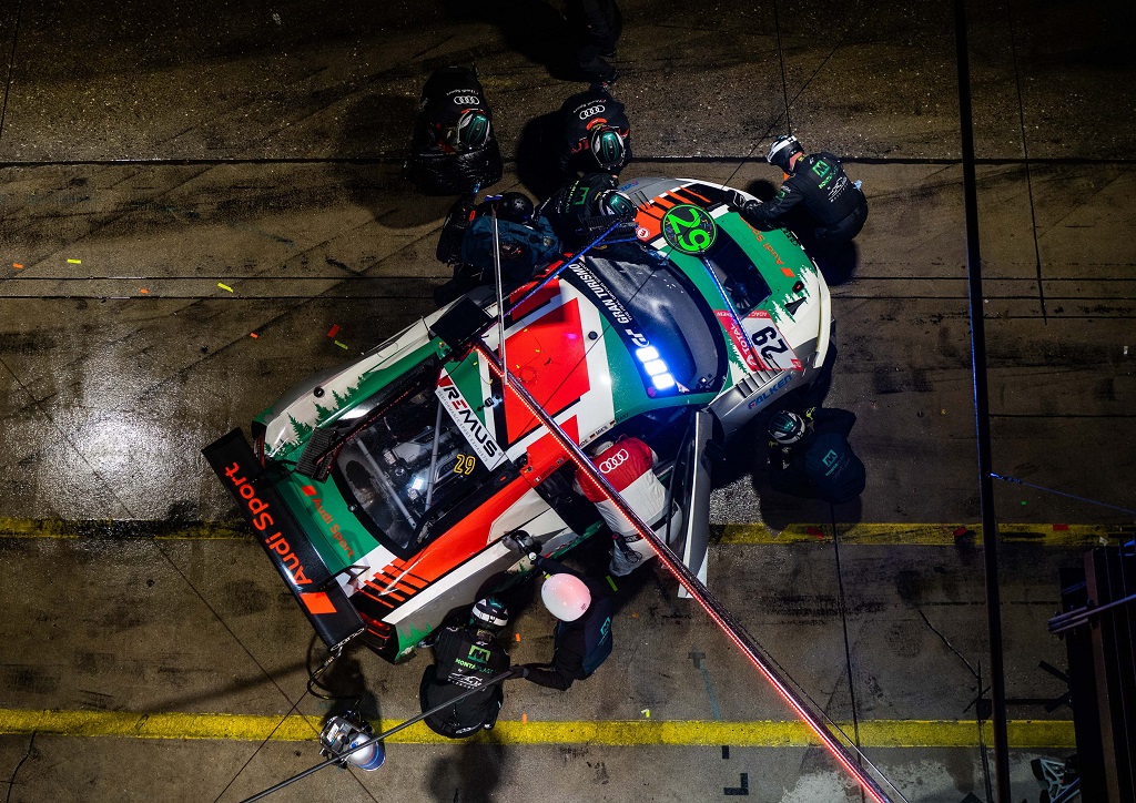 Audi R8 LMS、ニュルブルクリンク24時間レースで2位表彰台獲得