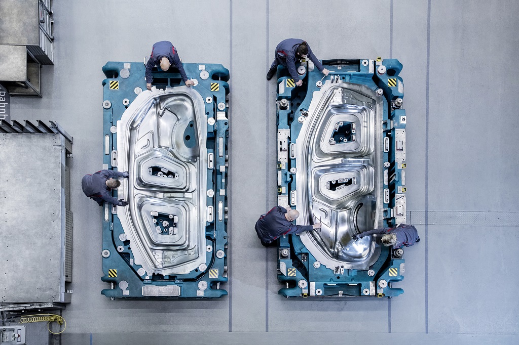 Audi Q4 e-tronは、あらゆるディテールが高精度：高度な金型技術により、エモーショナルなデザインを具現化（ドイツ本国発表資料）