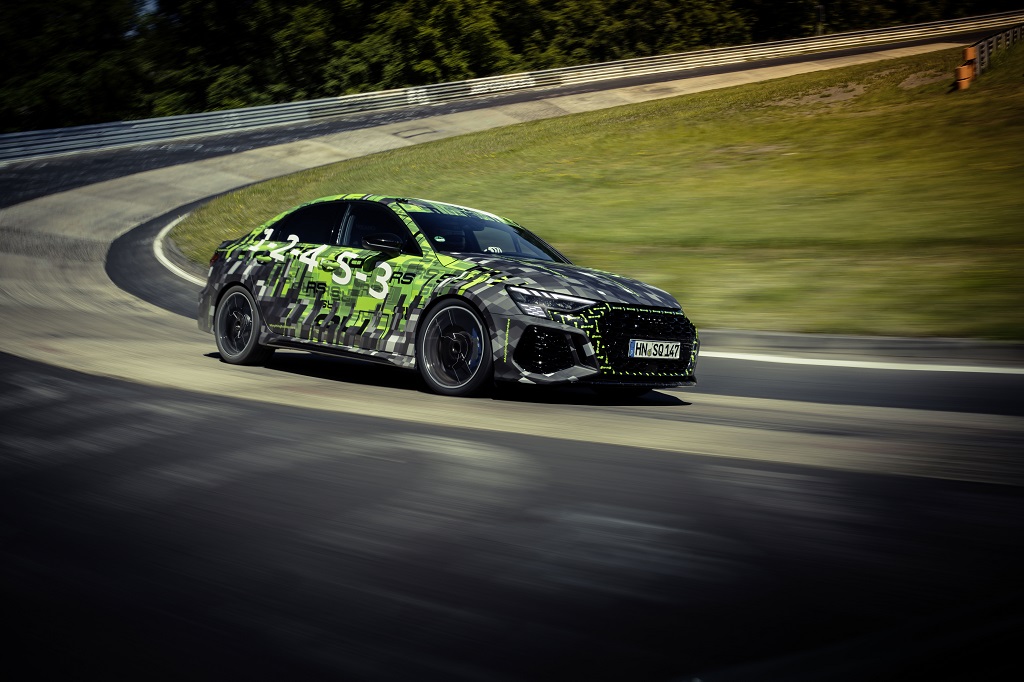 ニュルブルクリンクでラップレコードを記録： Audi RS 3 がコンパクトクラス最速モデルとなる（ドイツ本国発表資料）