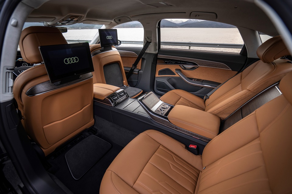 エモーショナルなプレミアムモビリティ：Audi A8のインテリアは高品質な体験を提供（ドイツ本国発表資料）