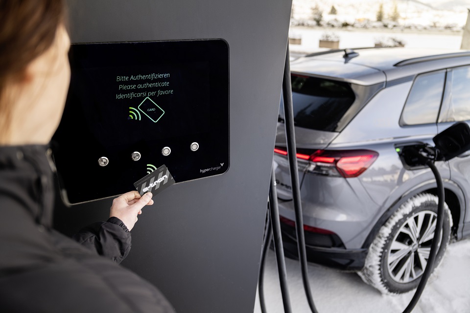 アウディの電気自動車e-tronで、冬をスマートに過ごす：インテリジェントな機能が航続距離と充電効率を最適化（ドイツ本国発表資料）