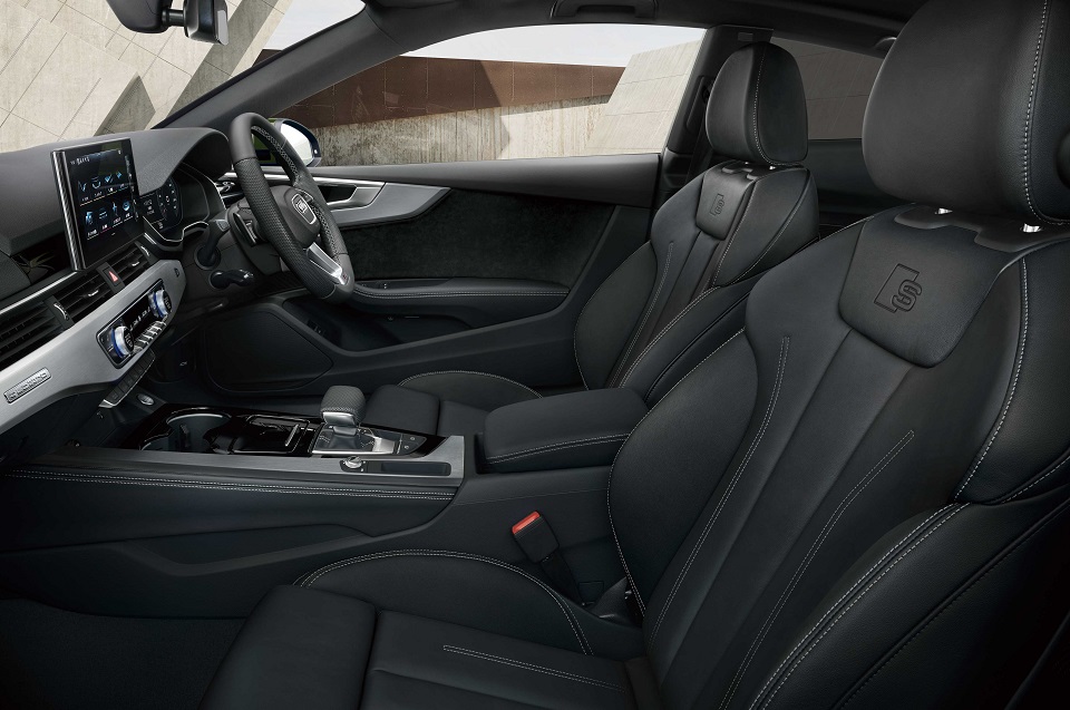 限定モデル Audi A4 / A4 Avant / A5 Sportback Black Style