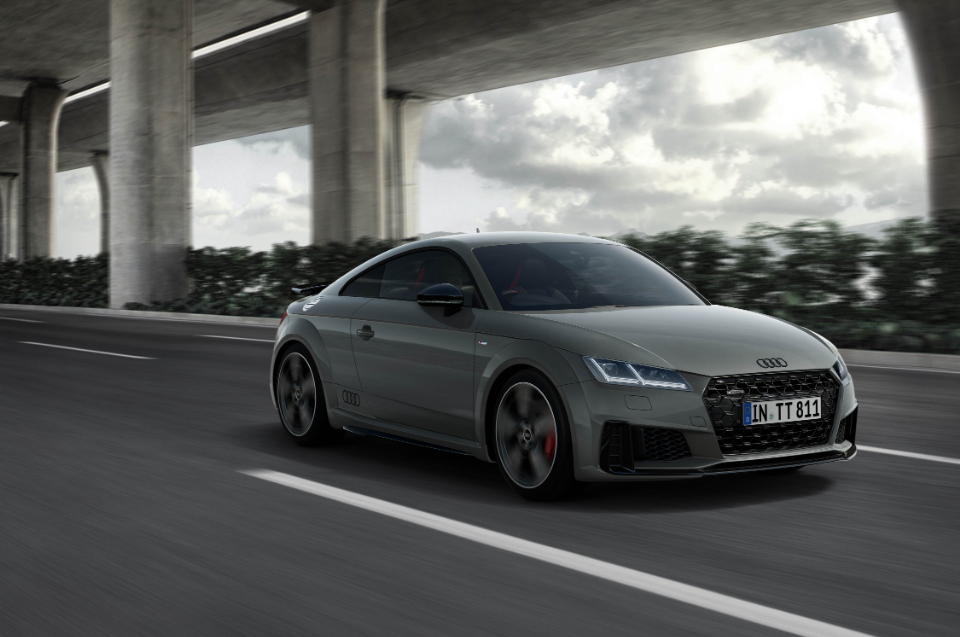 限定モデル Audi TT Coupé S line competition plus発売