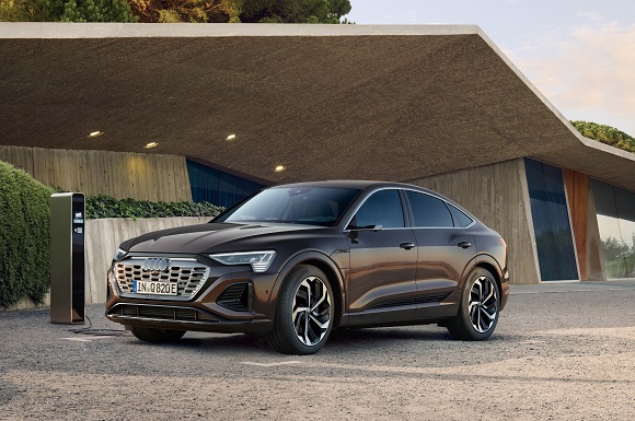 新型 Audi Q8 e-tron / Q8 Sportback e-tronを発表