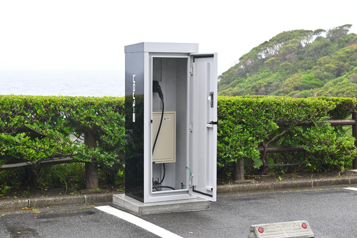 アウディ、潮風による塩害から電気自動車用充電器を守る